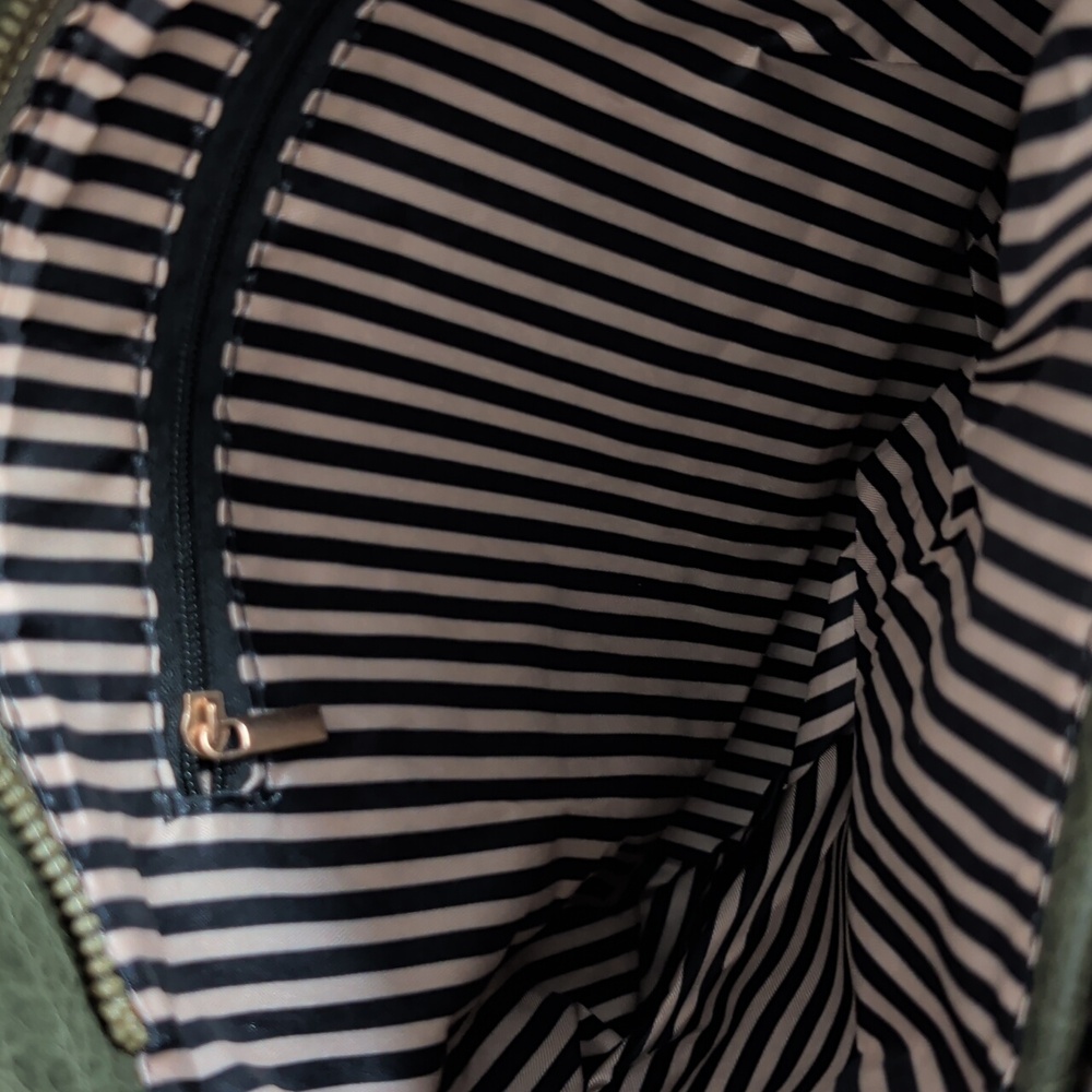 Nwt Alyssa Green Cruelty Free Crossbody Bag - Picture 8 of 12